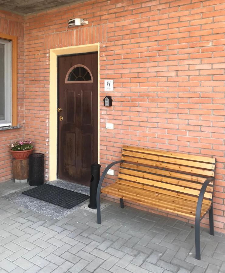 Ferienwohnung Le Margherite Cardano Al Campo Exterior foto